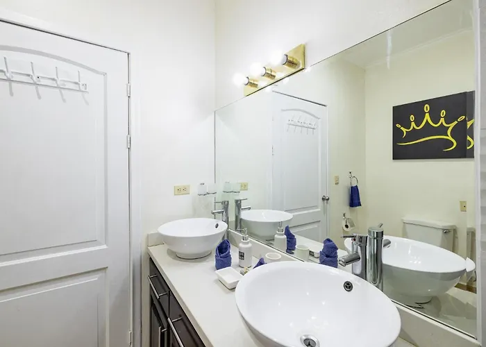 Sunrise 6- Ocean View 2 Bedroom Condo, Steps To The