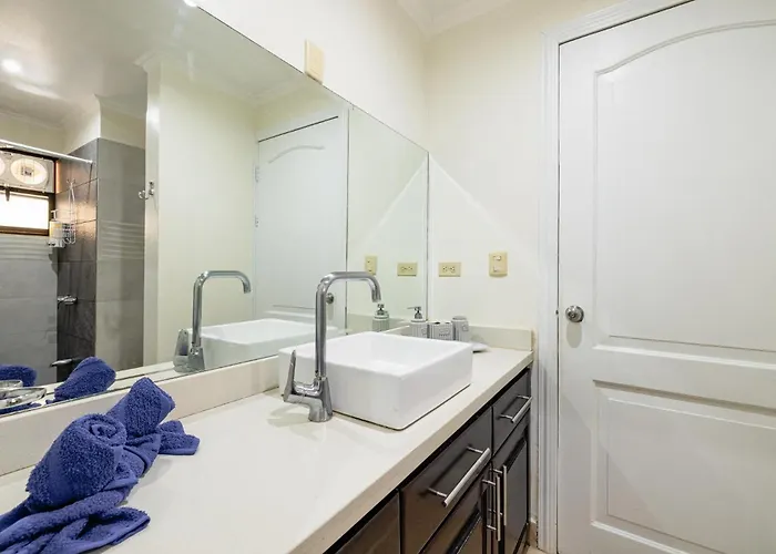 Sunrise 6- Ocean View 2 Bedroom Condo, Steps To The